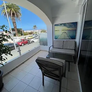 https://apartment-a-c-fibra-smarttv-modern.tenerifehoteles.net